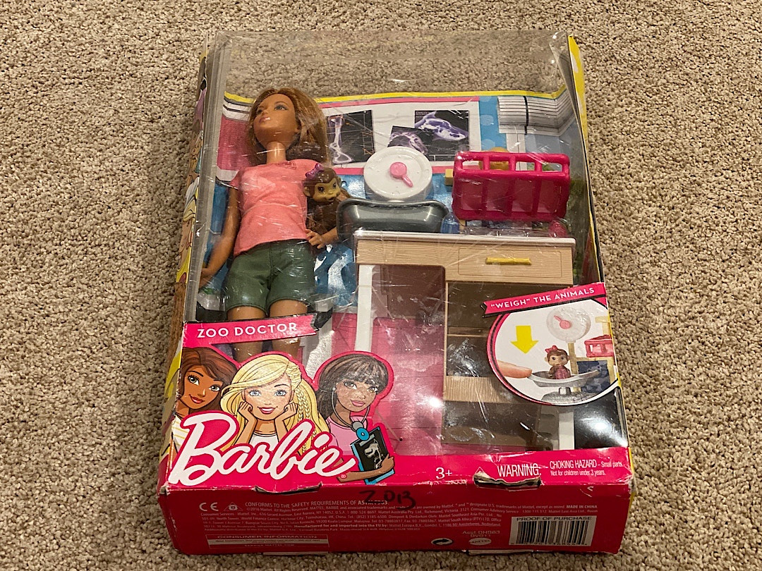 Barbie zoo store doctor playset